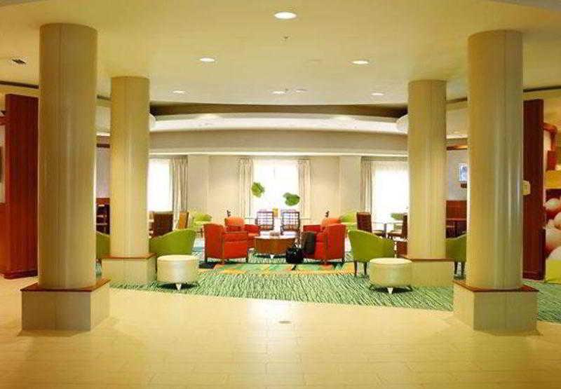 Springhill Suites Хамптон Интерьер фото